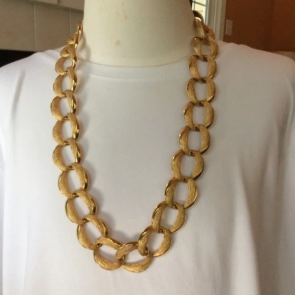 Naiper Jewelry 24 Vintage Napier Goldtone Circle Chainlink